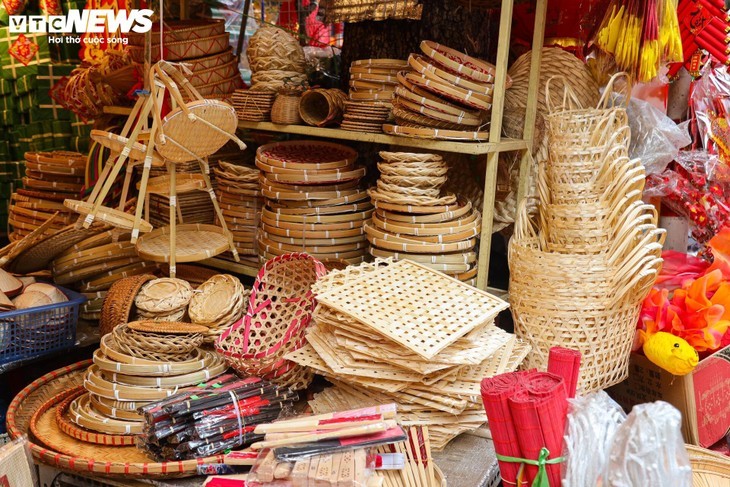 La magie du Têt sur la rue Hàng Ma: décorations et traditions en fête - ảnh 5