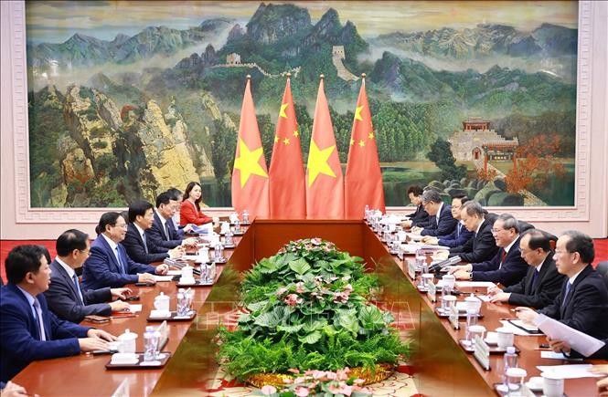 Le Premier ministre Pham Minh Chinh s’entretient avec son homologue chinois Li Qiang - ảnh 2