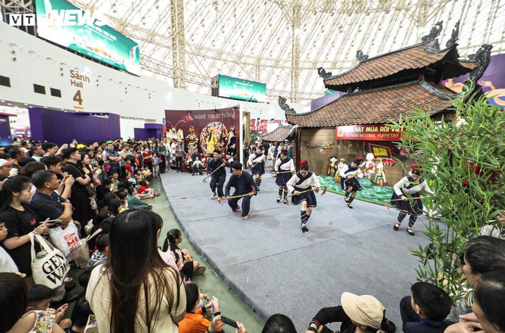 Foire d’Automne 2025: quand les cultures du Vietnam se rencontrent à Hanoï - ảnh 7