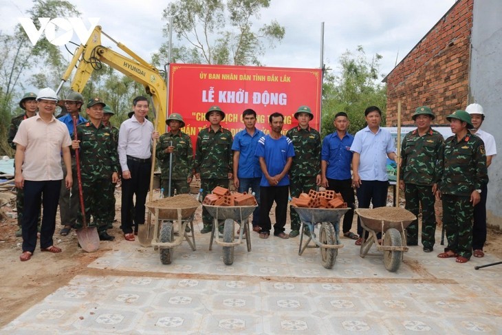 Campagne Quang Trung: un ordre venu du cœur, des dizaines de milliers de familles retrouvent un foyer sûr - ảnh 4