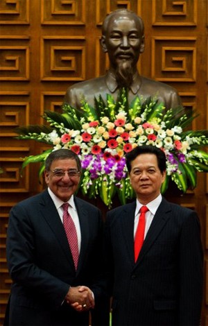 Báo chí Hoa Kỳ nhận định về chuyến thăm VN của Bộ trưởng Leon Panetta  - ảnh 1