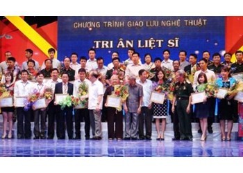 Chương trình giao lưu nghệ thuật “Tri ân liệt sỹ” - ảnh 2