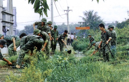 Góp sức cùng dân vào sự nghiệp phát triển chung - ảnh 3