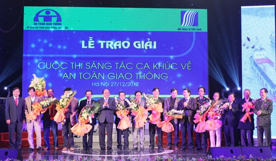 Trao giải Cuộc thi sáng tác ca khúc về an toàn giao thông - ảnh 2