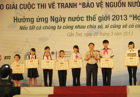 Trao giải cuộc thi vẽ toàn quốc ngày Nước thế giới - ảnh 1