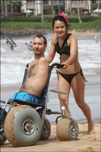 Chàng trai khuyết tật kỳ diệu Nick Vujicic đến Việt Nam - ảnh 3