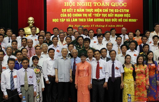 Sơ kết 2 năm thực hiện học tập và làm theo tấm gương đạo đức Hồ Chí Minh - ảnh 1