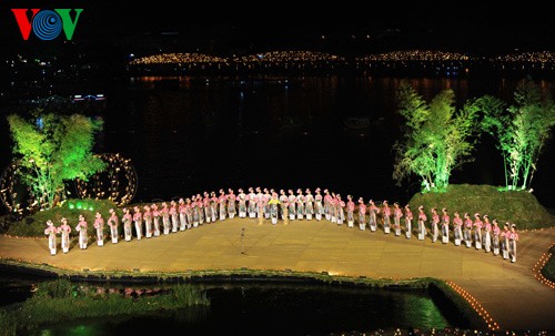 Bế mạc Festival Huế 2014: Sắc màu văn hóa năm châu hội tụ và lan tỏa - ảnh 1