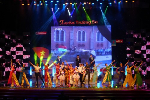 Chương trình giao lưu nghệ thuật “Xuân Trường Sa” năm 2015 - ảnh 1