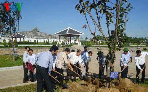 Trưởng Ban Tổ chức Trung ương Tô Huy Rứa làm việc với lãnh đạo tỉnh Quảng Nam - ảnh 1