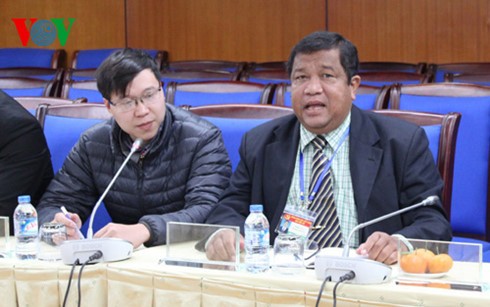 Иностраные журналисты, освещающие ход 12-го съезда КПВ, посетили радио 