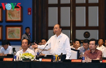 PM Vietnam, Nguyen Xuan Phuc melakukan temu kerja dengan para investor di pulau Phu Quoc, provinsi Kien Giang  - ảnh 1