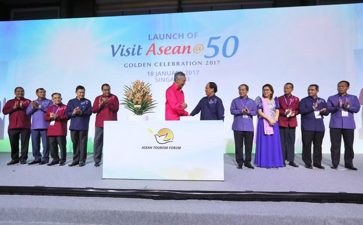 Peringatan ultah ke-50 berdirinya ASEAN: Vietnam bersama memimpin peristiwa olahraga amal di Kamboja - ảnh 1