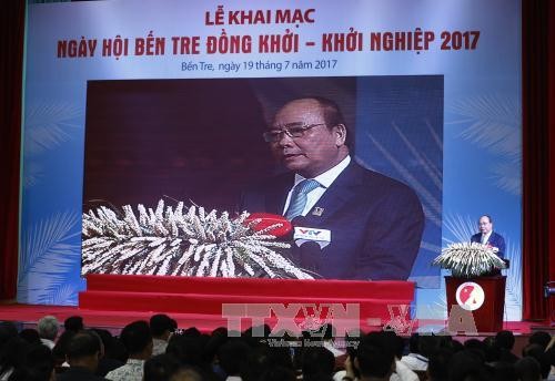 PM Vietnam, Nguyen Xuan Phuc: berupaya menegakkan satu “Kebangkitan Bersama Ekonomi Masa Damai” - ảnh 1