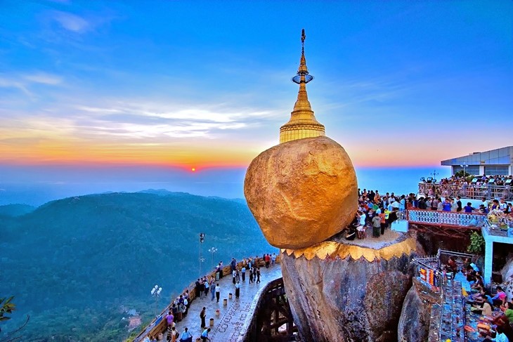 Pameran foto-foto yang indah tentang negeri dan manusia ASEAN diadakan di Kota Hai Phong, Vietnam Utara - ảnh 1