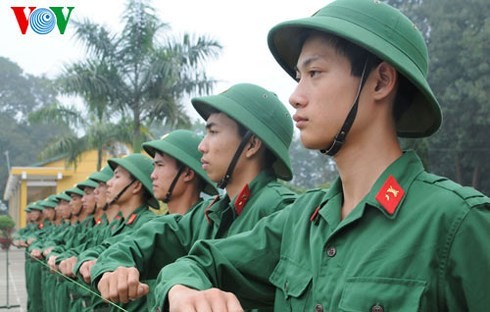 Peringatan Berdirinya Tentara Rakyat Vietnam dan Hari Pertahanan Seluruh Rakyat - ảnh 1