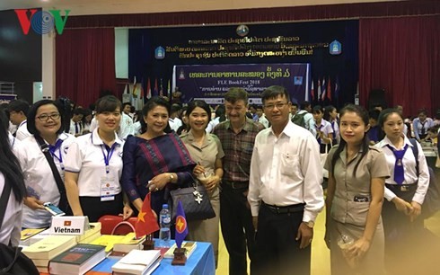 Pameran buku ASEAN di Laos - ảnh 1