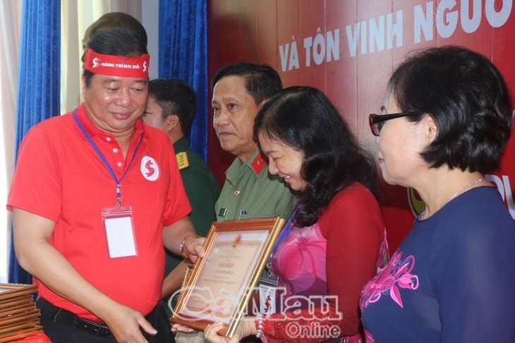 Pesta Donor Darah “Tetesan Darah Merah” pada tahun 2019 - ảnh 1