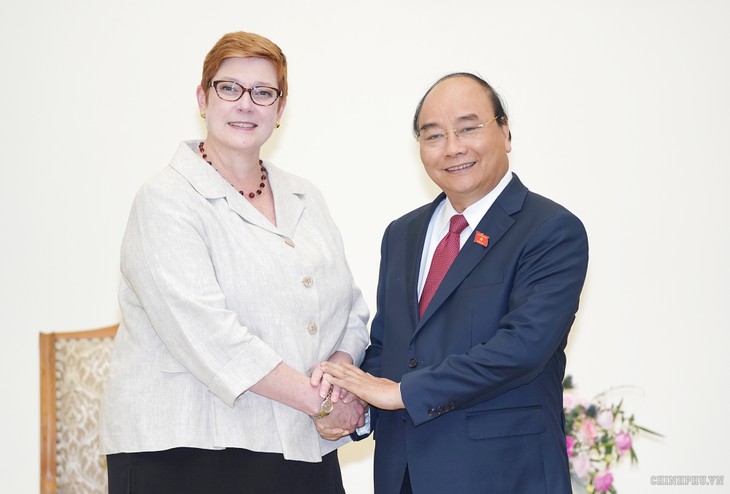 PM Vietnam, Nguyen Xuan Phuc menerima Menlu Australia Marise Payne - ảnh 1