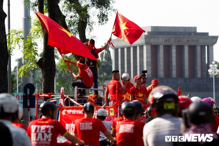 Pertandingan sepak bola Vietnam-Malaysia babak kualifikasi World Cup 2022: Vietnam mencapai kemenangan dengan angka  1-0, pemain Quang Hai (Vietnam)  mencetak gol - ảnh 1