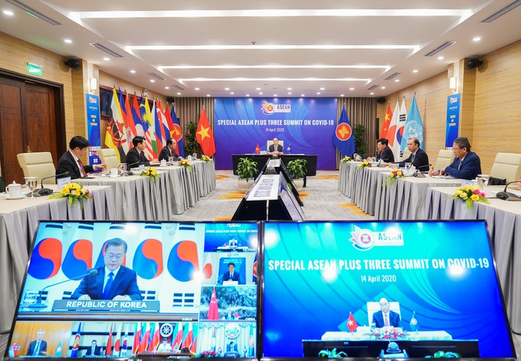 KTT  Khusus ASEAN dan  KTT Khusus ASEAN+3 menyerap perhatian media internasional - ảnh 1