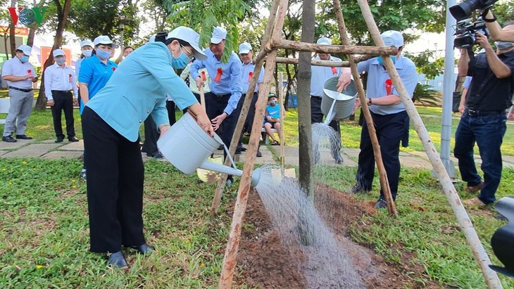 Kota Ho Chi Minh mencanangkan “Pesta penghijauan untuk selama-lamanya mengenangkan Paman Ho” - ảnh 1