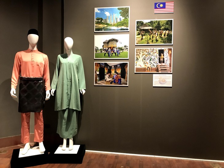 Pameran Busana Tradisional Negara-Negara ASEAN 2020 - ảnh 11