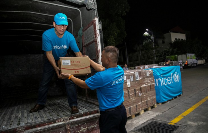 UNICEF Menyampaikan 10 Ton Produk Nutrisi Bantuan Darurat Bagi Anak-Anak Malnutrisi di Vietnam - ảnh 1