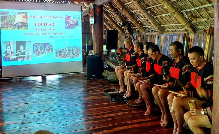 Provinsi Dak Lak Melestarikan dan Mengembangkan Budaya Gong dan Bonang - ảnh 2