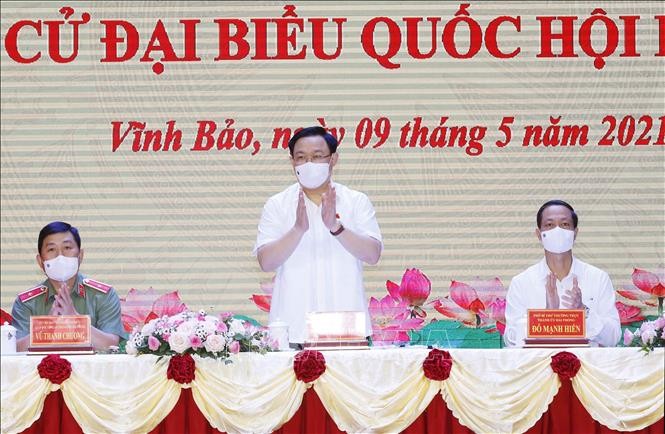 Ketua MN Vuong Dinh Hue Hadir  Kontak dengan Para Pemilih di Kota Hai Phong - ảnh 1