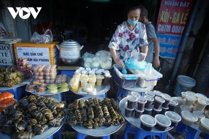 Warga Ha Noi mempersiapkan Hari Raya Duan Wu - ảnh 6