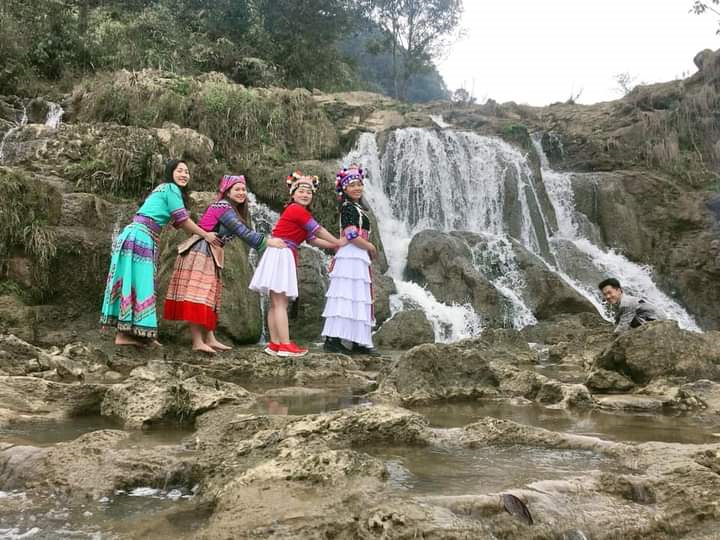 Air Terjun Lung Phinh – Destinasi Yang Menarik Para Wisatawan di Provinsi Lao Cai - ảnh 1