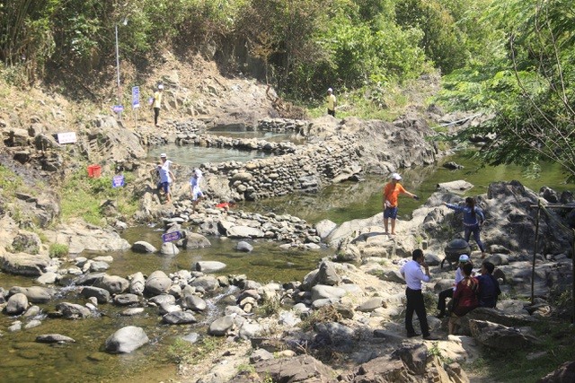 Zona Wisata Komunitas Ka Lu – Tempat Lestarikan Kebudayaan Etnis Minoritas Van Kieu - ảnh 2