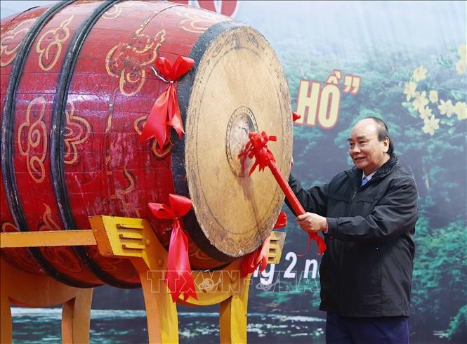 Presiden Nguyen Xuan Phuc Canangkan  Hari Raya Tet Penghijauan di Provinsi Phu Tho - ảnh 1