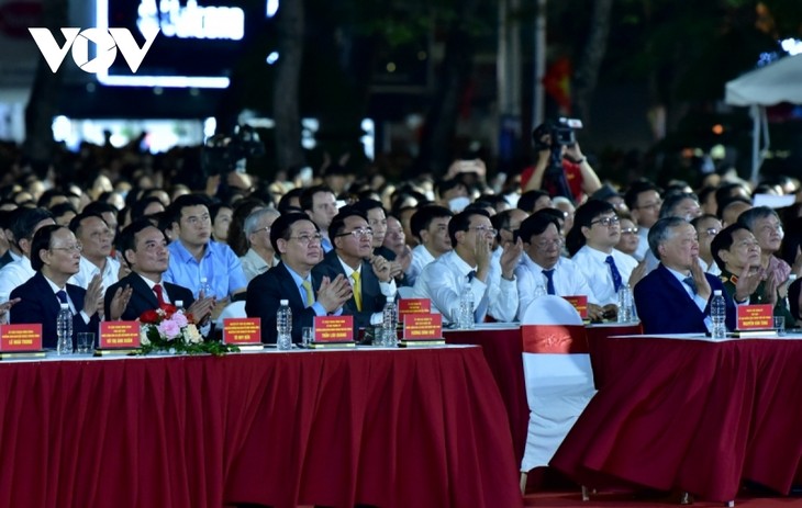 Pembukaan Festival Bunga Flamboyan - Hai Phong 2022 - ảnh 1