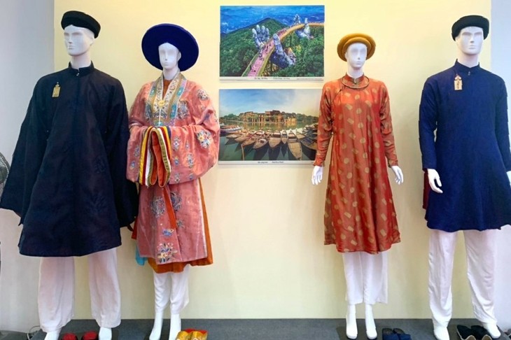 Pameran Busana Tradisional Negara-Negara ASEAN - ảnh 1