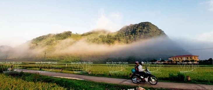 Menguaktabirkan Keindahan Lung Van, Hoa Binh - ảnh 3