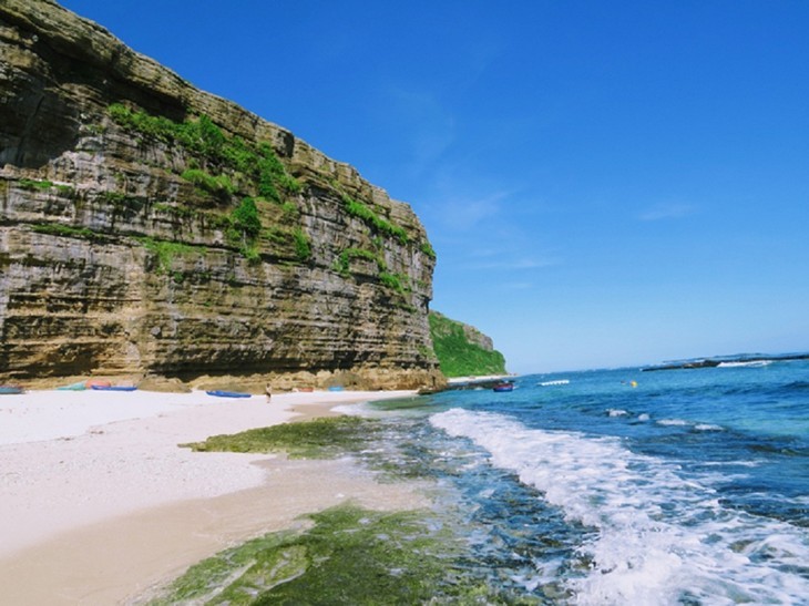 Hang Cau, Keindahan Primitif Di Tengah-Tengah  Pulau Ly Son - ảnh 7