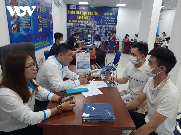 Ha Noi Berkebutuhan Merekrut Lebih dari 100.000 Pekerja pada Triwulan I/2023 - ảnh 1