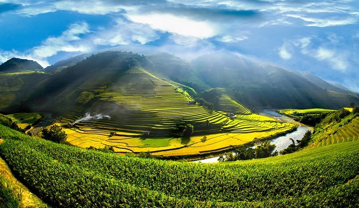 Mu Cang Chai dan Teluk Ha Long Masuk ke Daftar Destinasi Paling Cerah di Dunia Tahun 2023 - ảnh 4