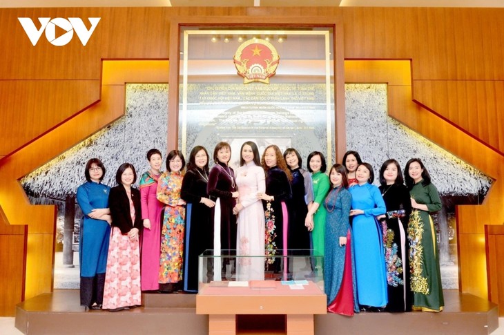 Vietnam Menyelenggarakan Banyak Kegiatan Peringatan Hari Perempuan Internasional - ảnh 2