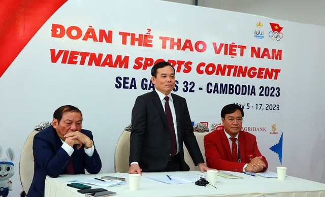 SEA Games 32: Deputi PM Vietnam, Tran Luu Quang Mendorong Semangat Bertanding dari Kontingen Olahraga Vietnam - ảnh 1