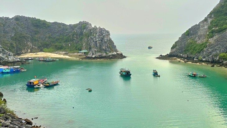 Mercusuar Long Chau - Lampu yang Tak Pernah Padam - ảnh 8