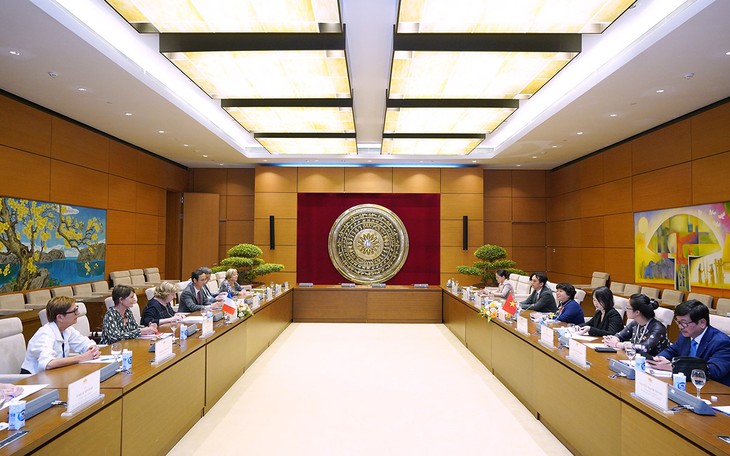 Kelompok Legislator Prancis-Vietnam: Jembatan Persahabatan bagi Hubungan Vietnam-Prancis - ảnh 1