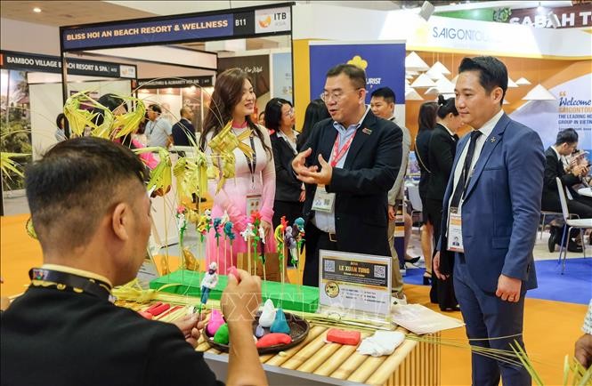 Vietnam Hadir Pekan Raya Pariwisata Asia Internasional di Singapura - ảnh 1