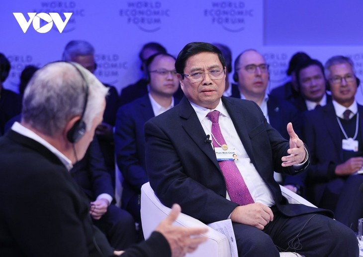 PM Pham Minh Chinh Hadiri dan Bacakan Pidato di Dialog Strategi Nasional Vietnam dan WEF - ảnh 2