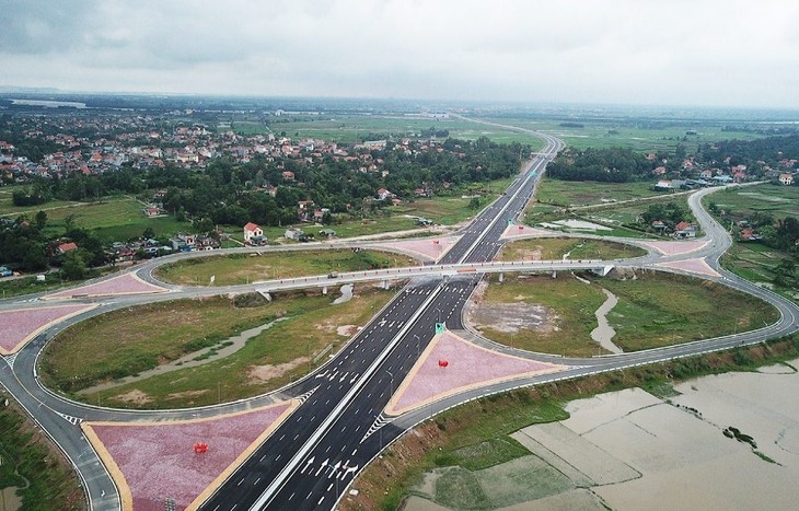 Mempercepat Laju Pembangunan Berbagai Bangunan Perhubungan Titik Berat - ảnh 1