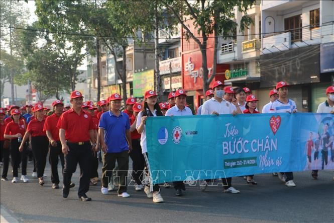 Upacara Pencanangan Kampanye “Sejuta Langkah Kebaikan Hati” di Provinsi Long An - ảnh 1