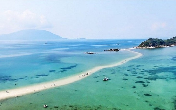 Pulau-Pulau yang Tidak Bisa Dilewatkan pada Liburan Musim Panas 2024 - ảnh 11