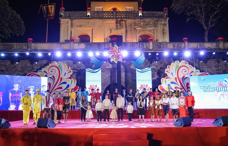 Sepenuh Rasa Persahabatan dalam Festival Budaya Persahabatan “Corak ASEAN” - ảnh 1